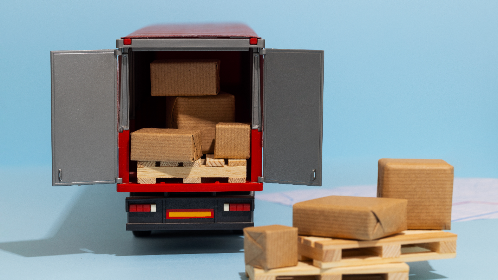 【プロが解説】トラックの積載量を高める積み付け方法を徹底解説｜増トンなど車両の大型化もご紹介