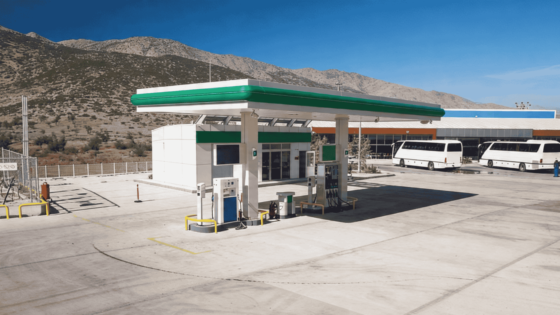 インタンクの基本情報からメリット・デメリット｜注目された背景と軽油価格高騰で荷主がとるべき行動とは