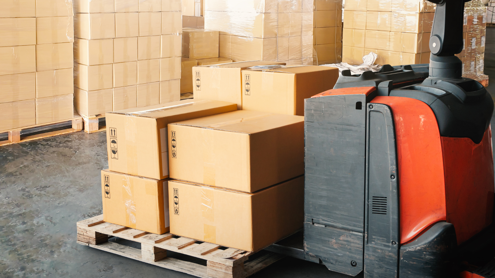 物流業界のパレット標準化とは？現状の課題や取り組むメリットを解説